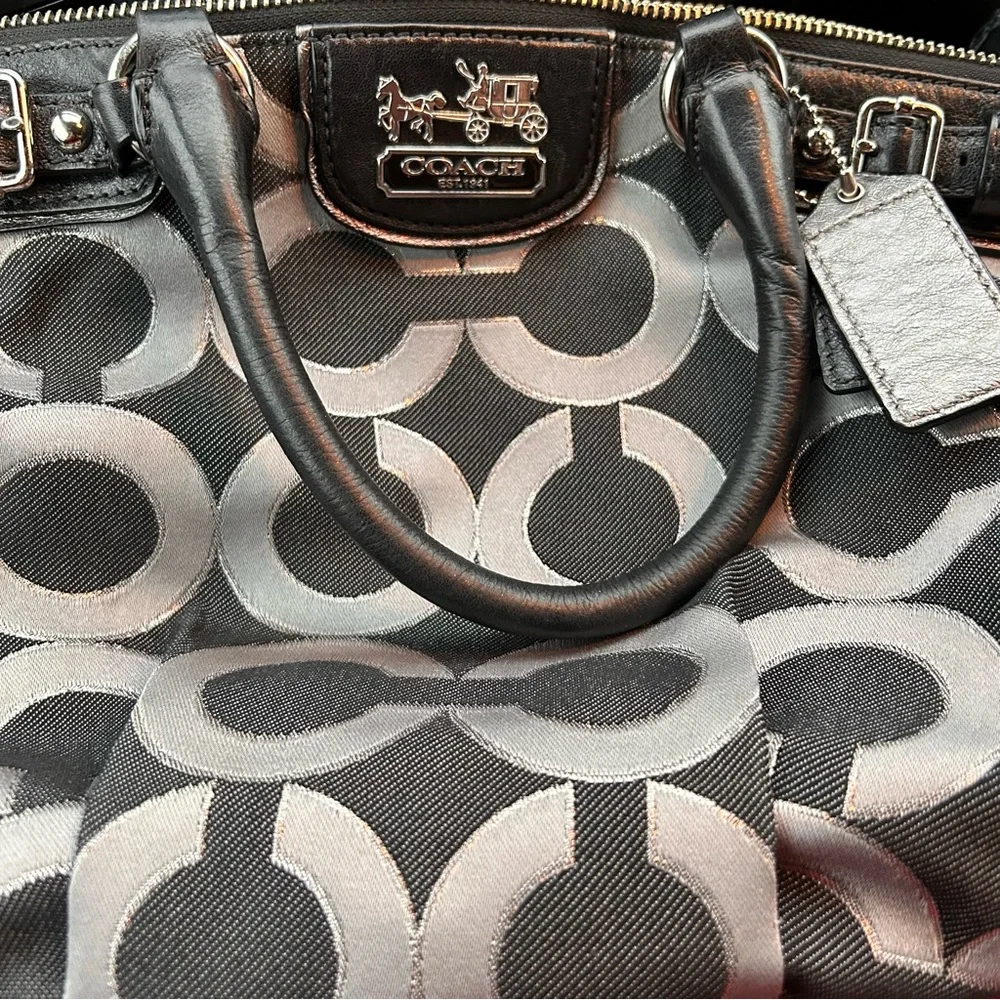 Coach 💕HP💕Madison Abigail op art black silver Big C bag